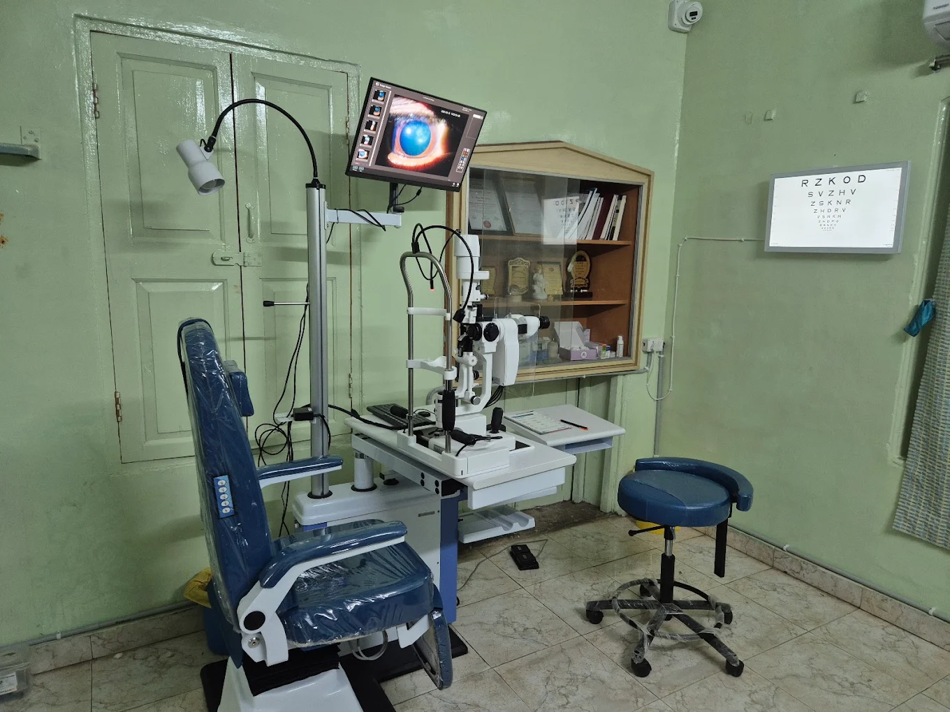 Sri Chakra Eye Clinic Facility