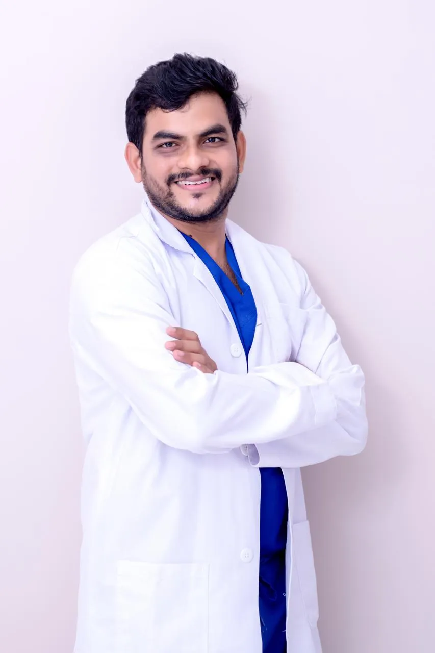 Dr. Eswar Sakare - Consultant Ophthalmologist